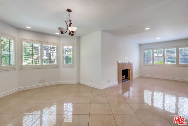 687 Mount Carmel Drive, Claremont CA: https://media.crmls.org/mediaz/62e5c8b9-9bde-41d0-a387-4acc12277c18.jpg
