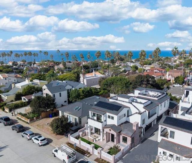 462 Westbourne Street, La Jolla CA: https://media.crmls.org/mediaz/62e5cf83-4dd1-4dbb-bc70-c61744cd28d4.jpg
