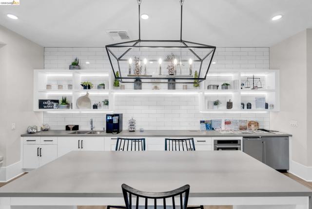 2087 Stars Dr, Rio Vista CA: https://media.crmls.org/mediaz/62e63702-e582-4fef-bf85-e0270e405924.jpg