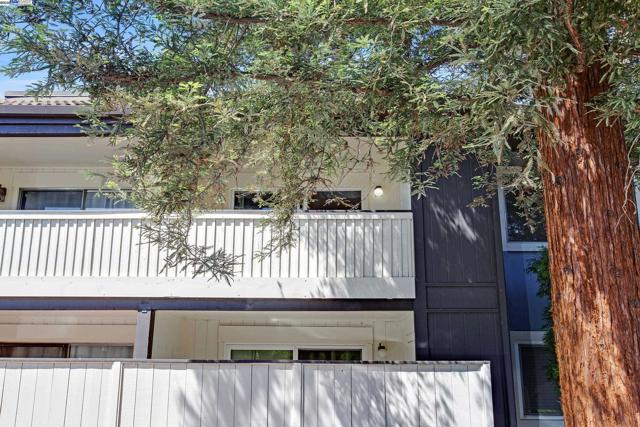 47112 Warm Springs Blvd, Fremont CA: https://media.crmls.org/mediaz/62e69a7e-1e78-4a25-8e54-bb34415ef707.jpg