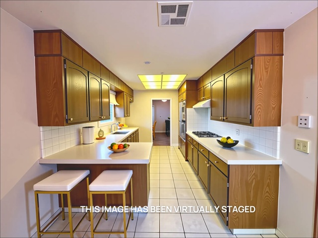 3025 Monticello Dr, Stockton CA: https://media.crmls.org/mediaz/62e72563-f1f1-4e50-ab7e-5a7b5664464f.jpg