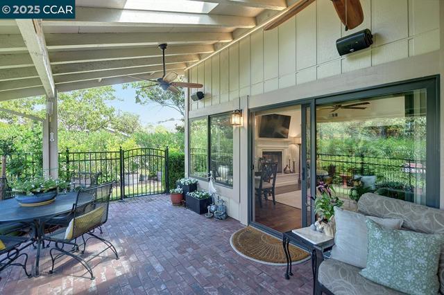 633 Terra California Dr, Walnut Creek CA: https://media.crmls.org/mediaz/62e761de-263a-45e0-8a7a-2e1293d53335.jpg