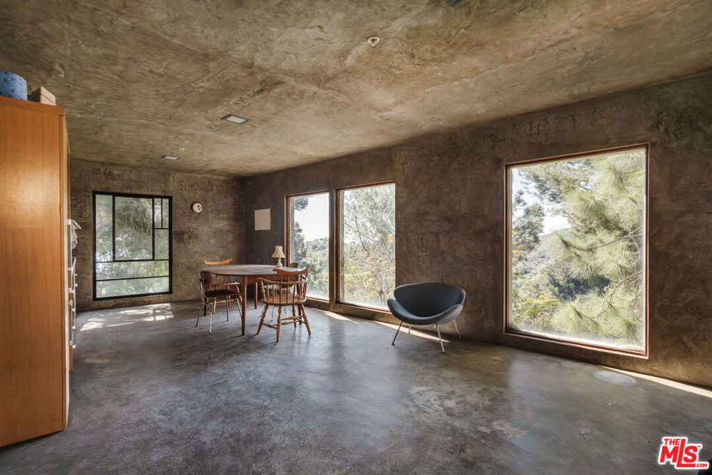 MLS #25590691 image #32