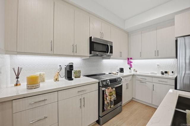 Detail Gallery Image 11 of 24 For 1307 Yannis Ct, El Cajon,  CA 92109 - 3 Beds | 2/1 Baths