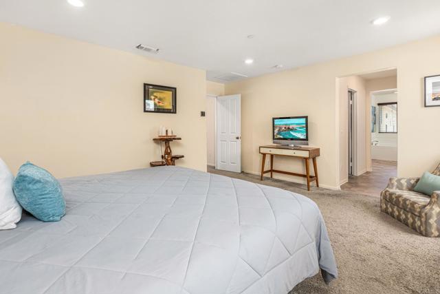 2910 Lucia Jade Loop, San Diego CA: https://media.crmls.org/mediaz/62e8084f-7bee-42b7-b6d1-9ac728aaad11.jpg