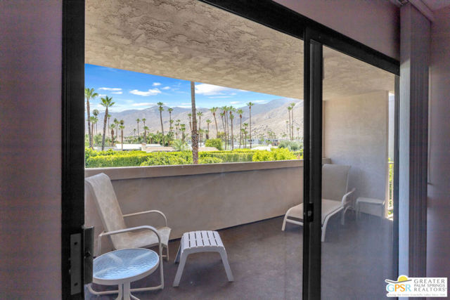 2696 S Sierra Madre, Palm Springs CA: https://media.crmls.org/mediaz/62e818c4-b11b-4de3-9fd5-82cda6061748.jpg