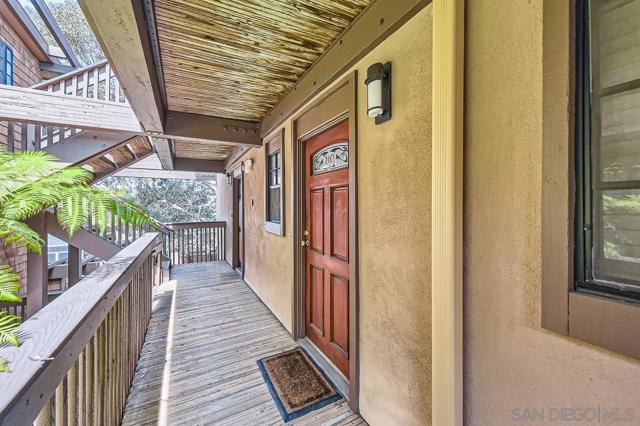 8870 Villa La Jolla Dr, La Jolla CA: https://media.crmls.org/mediaz/62e823d8-6d6b-497f-84d5-301b0c013dc0.jpg