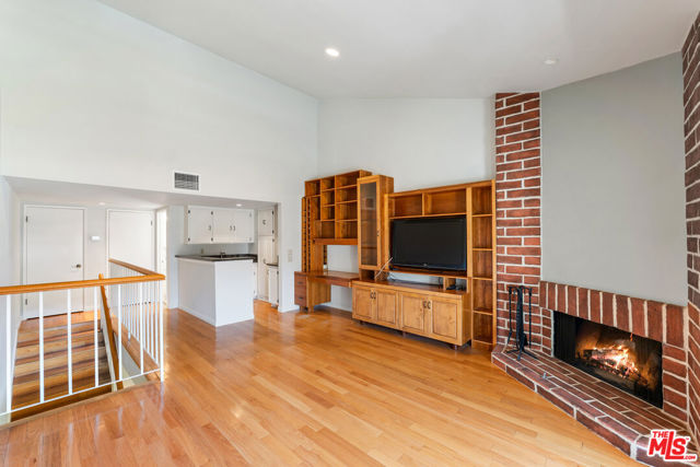 Drew Fenton | 17087 Palisades Circle Pacific Palisades CA | MLS: 7324465