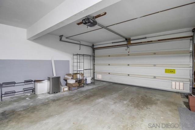 3319 Caminito Eastbluff, La Jolla CA: https://media.crmls.org/mediaz/62e8d4cd-2256-4038-9066-09bbb3582104.jpg