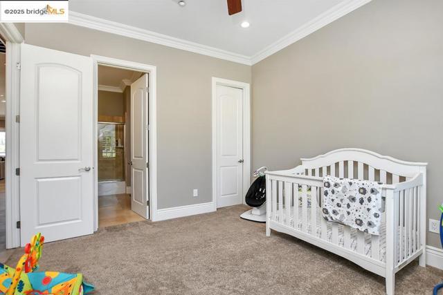 430 Ellisa Ln, Brentwood CA: https://media.crmls.org/mediaz/62e91b14-2884-4b91-ab94-9d13f347e6e8.jpg