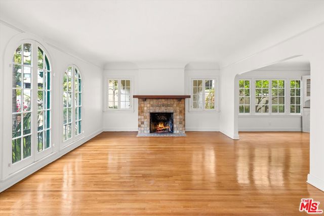 1266 N Flores Street, West Hollywood CA: https://media.crmls.org/mediaz/62e9a143-f10b-4148-8a43-c7780b3e3d6d.jpg