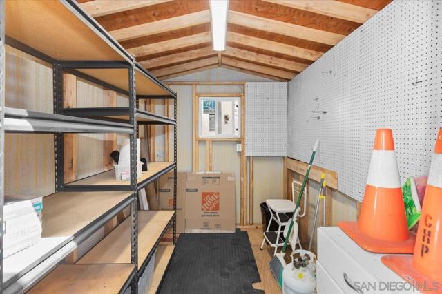809 Discovery St, San Marcos CA: https://media.crmls.org/mediaz/62e9b951-b553-4538-8e76-5532e1cb81c1.jpg
