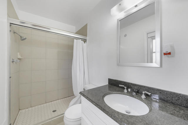 42570 Stephani Circle, Palm Desert CA: https://media.crmls.org/mediaz/62e9c257-7c99-4e1b-897a-c2cedbdcb7ee.jpg