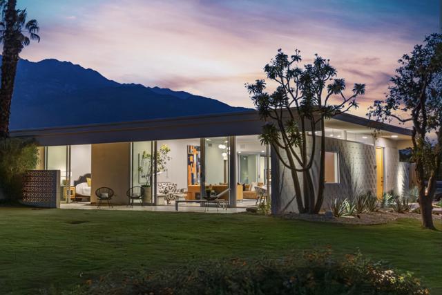 139 Desert Lakes Drive, Palm Springs CA: https://media.crmls.org/mediaz/62eb15f7-c65e-4bd2-821e-93a796083166.jpg