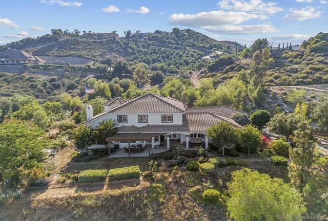 21100 Paseo Montana, Murrieta CA: https://media.crmls.org/mediaz/62eb494c-8e75-4331-84aa-232eff472dc0.jpg