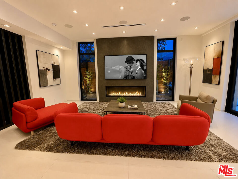 8741 Dorrington Avenue — Contemporary