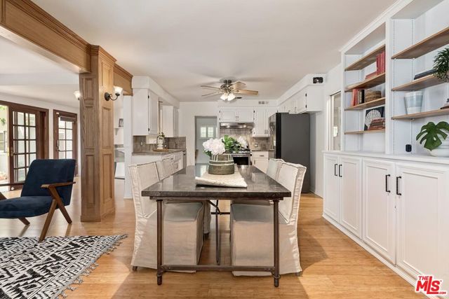 11205 Huntley Place, Culver City CA: https://media.crmls.org/mediaz/62ec8510-a7f1-49d8-b2c7-de9638cfdb7f.jpg