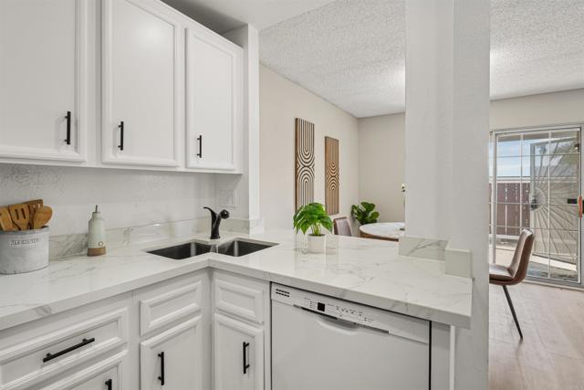 Detail Gallery Image 9 of 21 For 231 Riverview Way, Oceanside,  CA 92057 - 3 Beds | 2 Baths