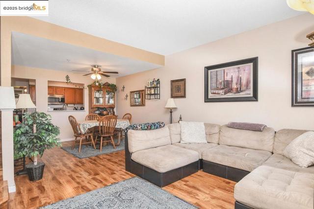 3511 Wells Road, Oakley CA: https://media.crmls.org/mediaz/62ede2a7-50eb-4ef7-8929-339f18479d76.jpg