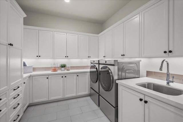 17435 Phillips Avenue, Los Gatos CA: https://media.crmls.org/mediaz/62edfe7a-89ed-4f56-96c2-e8613e13d2af.jpg