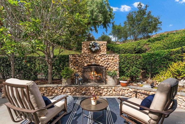 5158 Steinbeck Ct, Carlsbad CA: https://media.crmls.org/mediaz/62ee2c21-9f77-4b73-b18d-dfba07dc945b.jpg