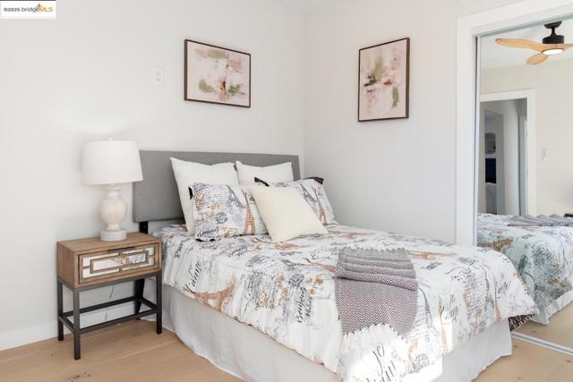 1515 Hampel St, Oakland CA: https://media.crmls.org/mediaz/62eebb16-8290-49c2-94e5-52eff1e3e29d.jpg