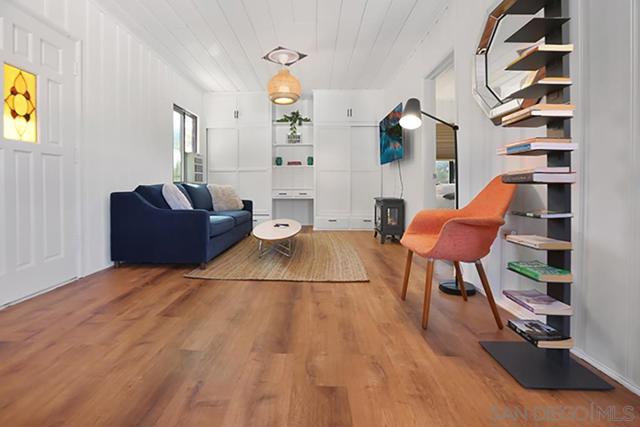 9586 Alto Dr, La Mesa CA: https://media.crmls.org/mediaz/62efc44a-d292-47db-8b12-0e5a415c8678.jpg