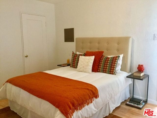 11916 Hartsook Street, Valley Village CA: https://media.crmls.org/mediaz/62eff337-2ab6-4042-a1cc-4a917a44bedb.jpg