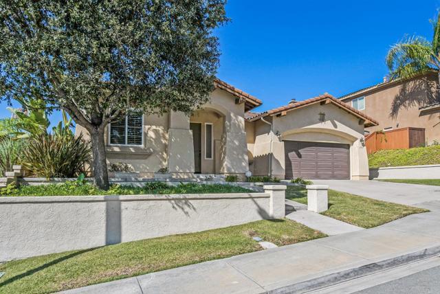 2547 N Trail Court, Chula Vista CA: https://media.crmls.org/mediaz/62f0070f-b7d9-4d03-bc19-890ef15f50eb.jpg