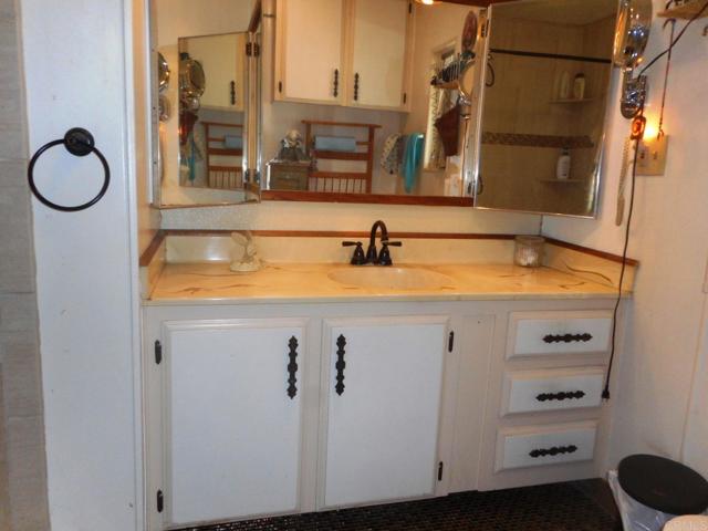 Detail Gallery Image 12 of 27 For 2300 E Valley #84,  Escondido,  CA 92027 - 2 Beds | 2 Baths
