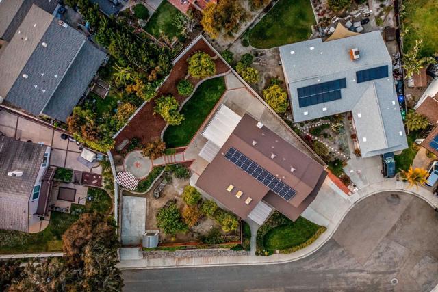 12216 Riesling Ct, San Diego CA: https://media.crmls.org/mediaz/62f049b6-8001-42a3-bdd1-dea254f78c90.jpg
