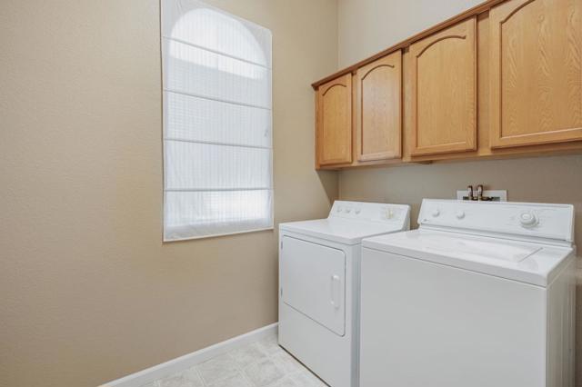 1665 Youngstown Lane, Suisun City CA: https://media.crmls.org/mediaz/62f068be-bec0-4f84-80c0-5ba7bc29231f.jpg