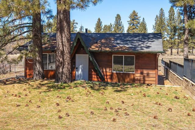 Detail Gallery Image 3 of 39 For 665 Metcalf Ln, Big Bear Lake,  CA 92315 - 2 Beds | 1 Baths