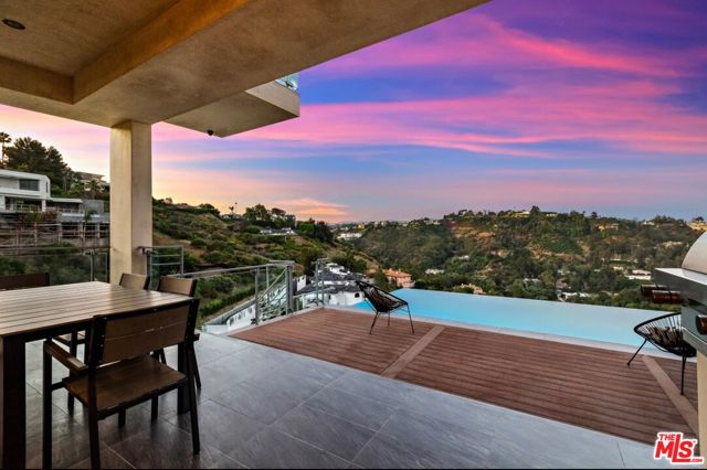 1018 Stradella Road, Los Angeles CA: https://media.crmls.org/mediaz/62f0b256-462f-4d2c-824d-f05d95e4cea7.jpg