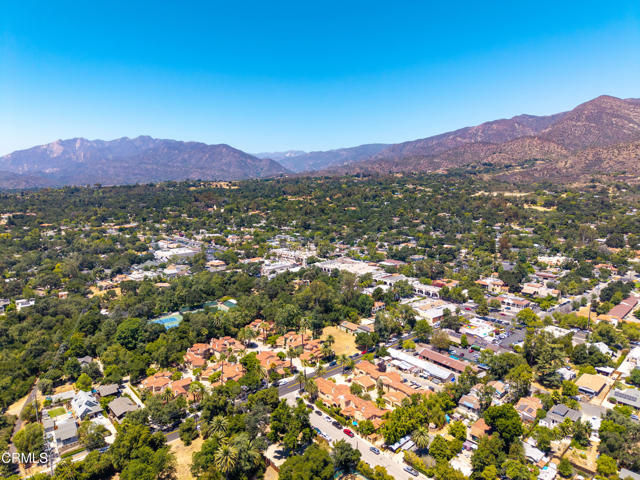 212 S Montgomery Street, Ojai CA: https://media.crmls.org/mediaz/62f0c60f-1997-42d5-938a-aa266e1b1220.jpg
