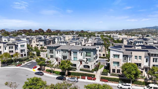 6132 Colt Place, Carlsbad CA: https://media.crmls.org/mediaz/62f1091d-db65-4178-9328-cf2b3391082f.jpg