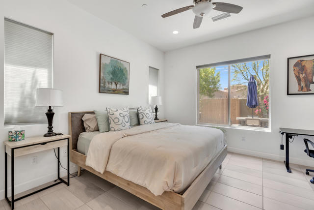 Image 17 of 36 For 81805 Four Seasons Place