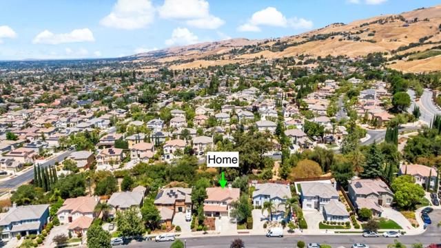 3585 Cour Du Vin, San Jose CA: https://media.crmls.org/mediaz/62f2934a-e173-4ecc-997e-de1694345079.jpg