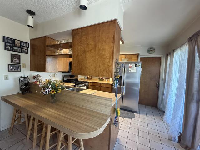 39182 Daily Road, Fallbrook CA: https://media.crmls.org/mediaz/62f2ba30-1c2a-48bd-980a-32feda516323.jpg