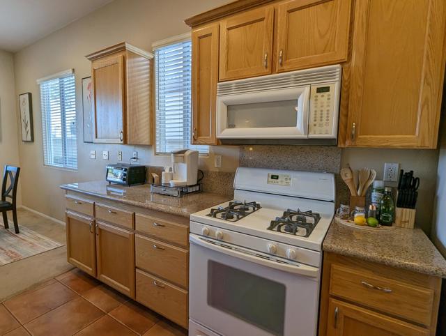 49544 Wayne Street, Indio CA: https://media.crmls.org/mediaz/62f2f090-d113-4d8a-8131-1100fa4ea6a0.jpg