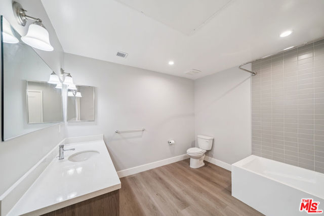 1223 N Hayworth Avenue, West Hollywood CA: https://media.crmls.org/mediaz/62f441b3-f7c6-4584-83b1-1c3531e01088.jpg