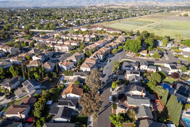 433 Hyde Park Drive, San Jose CA: https://media.crmls.org/mediaz/62f44a0b-2525-40aa-9aef-ec8ad90e9691.jpg