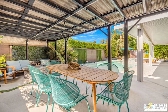 547 N Sunrise Way, Palm Springs CA: https://media.crmls.org/mediaz/62f4e742-7fb8-4fb6-ba5c-f23bc3d09648.jpg