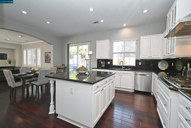 Image 9 of 59 For 5458 Sherwood Way