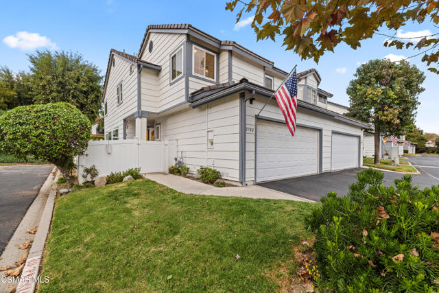 2782 Lemon Drive, Simi Valley CA: https://media.crmls.org/mediaz/62f544a3-7e09-4c89-ba1c-62cfed233464.jpg