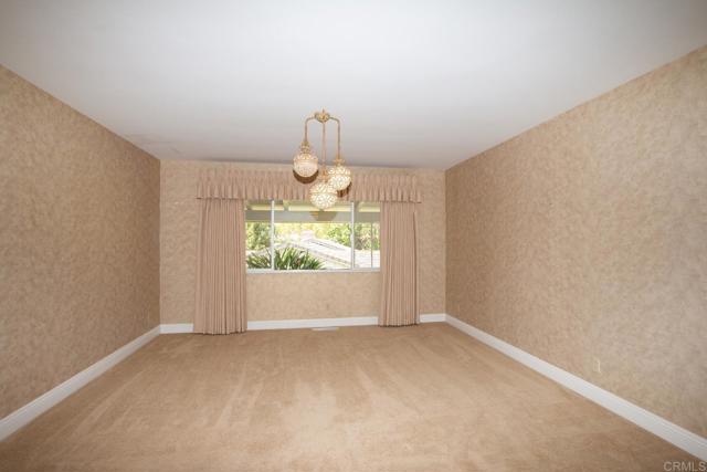 Detail Gallery Image 6 of 26 For 1124 Alta Vista Dr, Vista,  CA 92084 - 3 Beds | 2/1 Baths