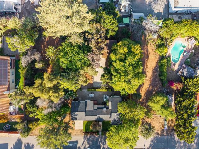 4621 Panchoy Dr, La Mesa CA: https://media.crmls.org/mediaz/62f5a575-9cc8-4bc0-bb70-99512819369c.jpg