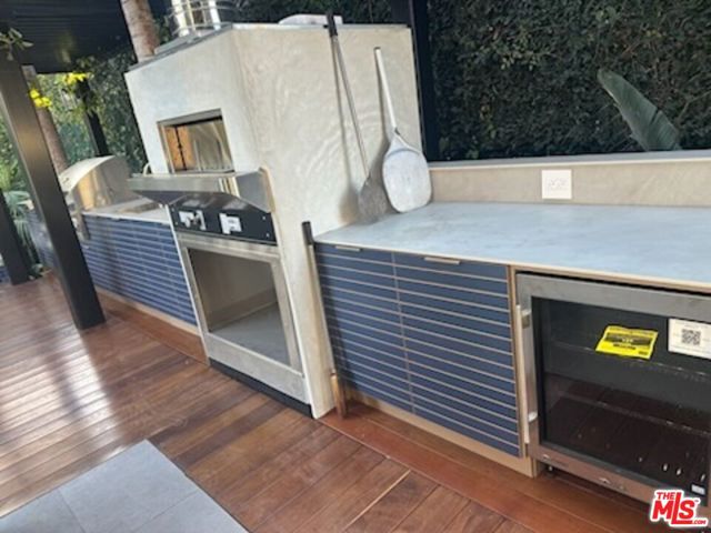 2717 Motor Avenue, Los Angeles CA: https://media.crmls.org/mediaz/62f62558-b8e7-45fb-8568-fa13931a8223.jpg