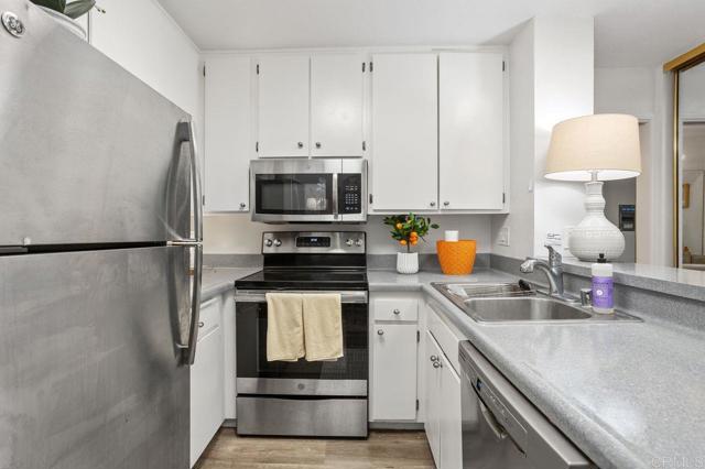 Image 11 of 36 For 1885 Diamond Street 329