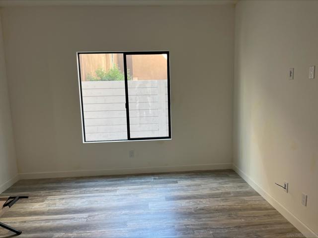 256 B Ave, Coronado CA: https://media.crmls.org/mediaz/62f73890-db58-439f-bf2d-5be8f5339b50.jpg